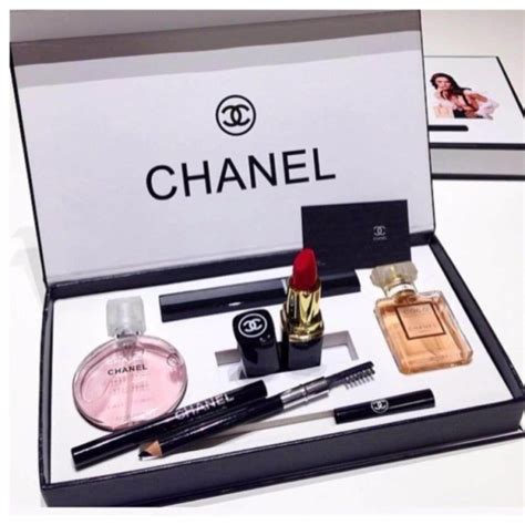 chanel geschenksets|chanel corporate gift set.